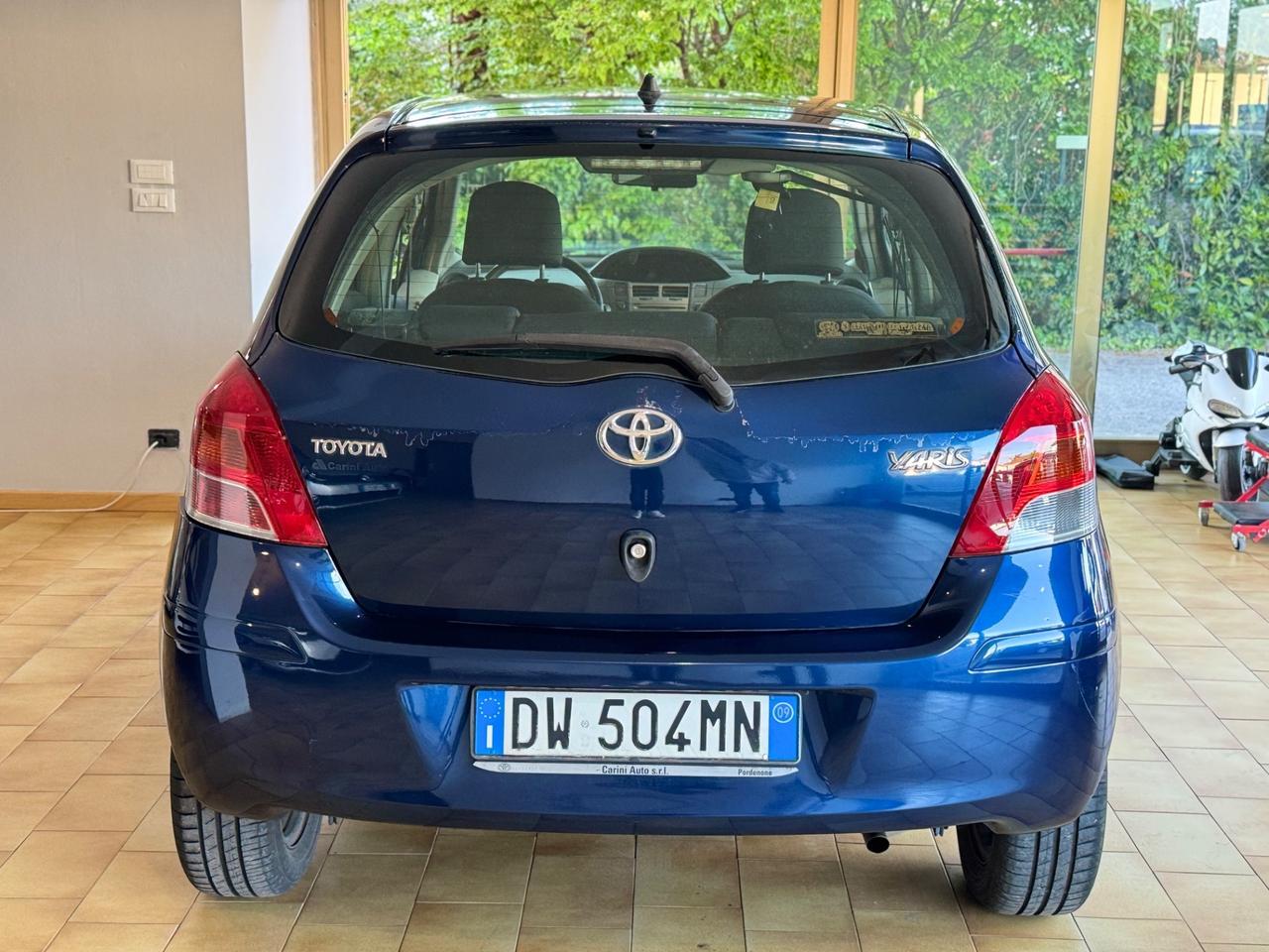 Toyota Yaris 1.0 5 porte Sol