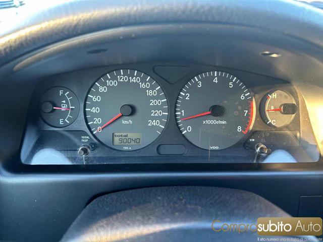 TOYOTA Avensis 1.6i 16V cat