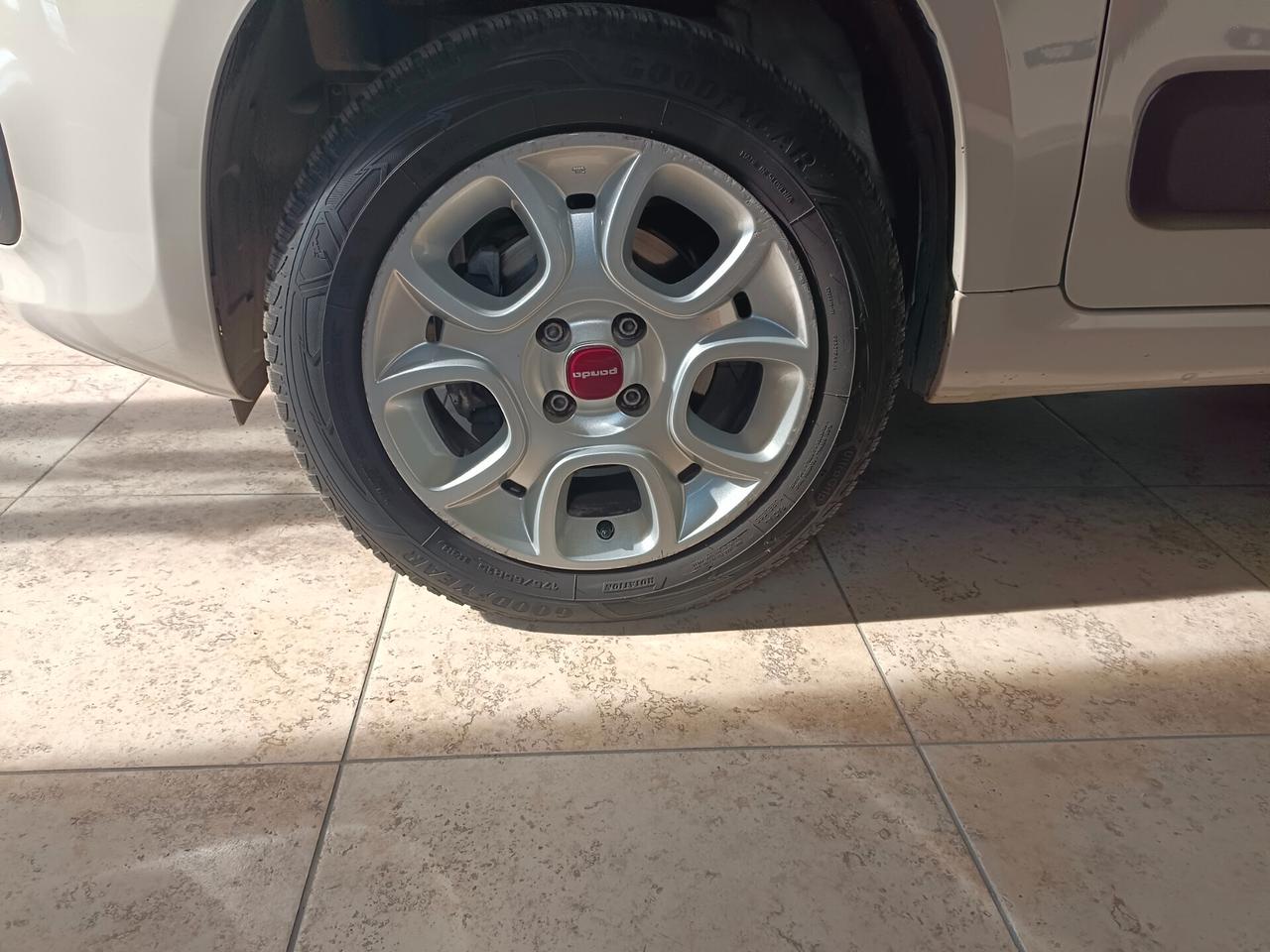 Fiat Panda versione lounge natural power