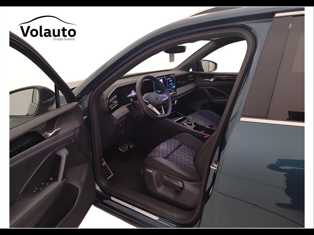 VOLKSWAGEN Tiguan III 2024 - Tiguan 2.0 tdi R-Line 150cv dsg
