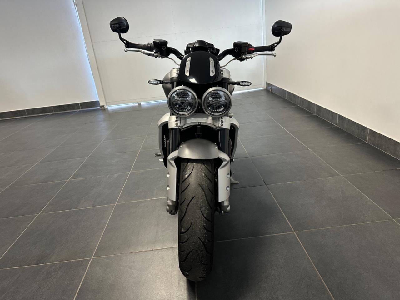 TRIUMPH ROCKET 3 R OPACA 2500CC UNIPRO 166CV ITALIANA