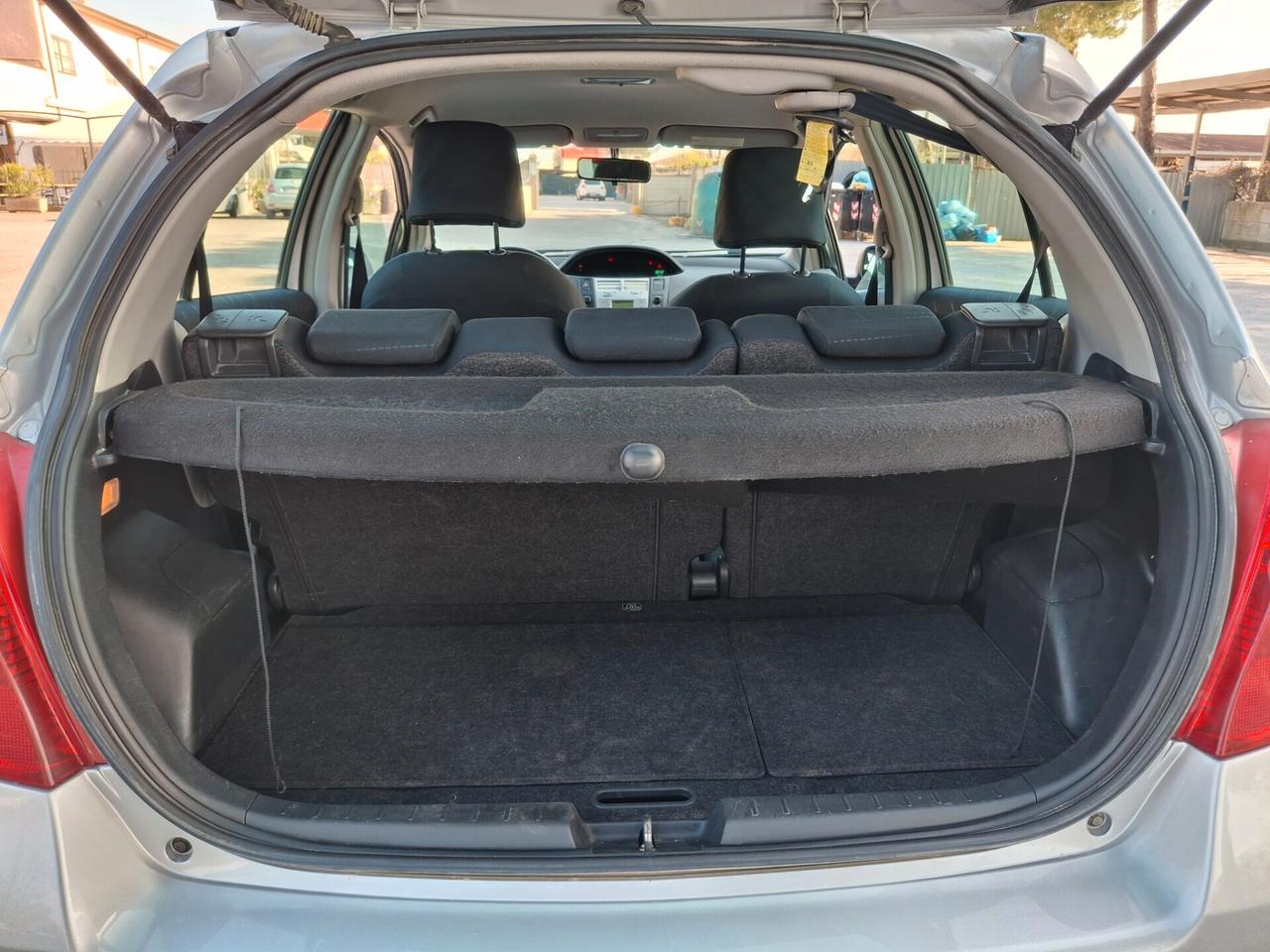 Toyota Yaris 1.3 Benzina-5 Porte-OK NEOPATENTATI.