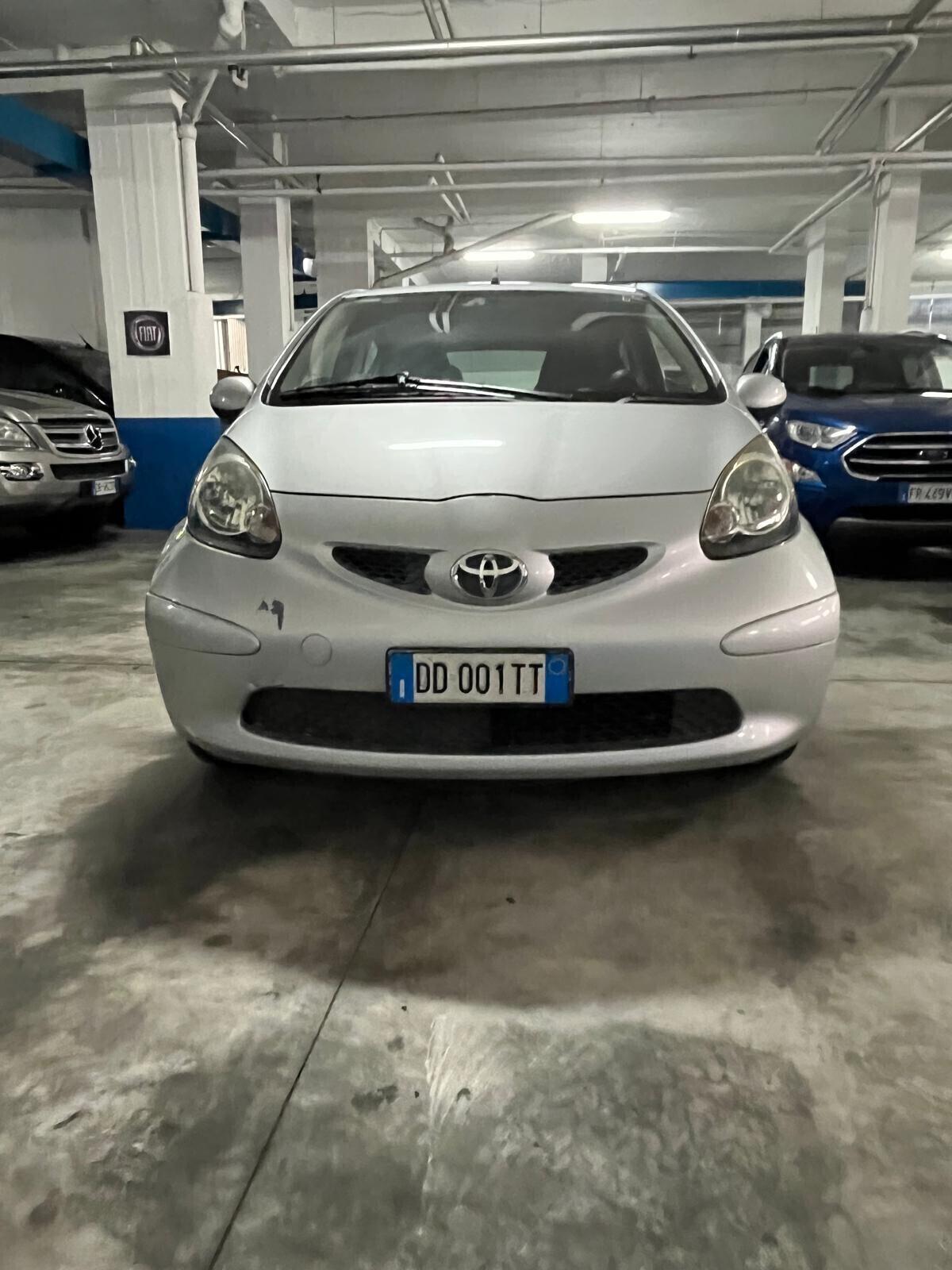 Toyota Aygo 1.0 12V VVT-i 5 porte Sol