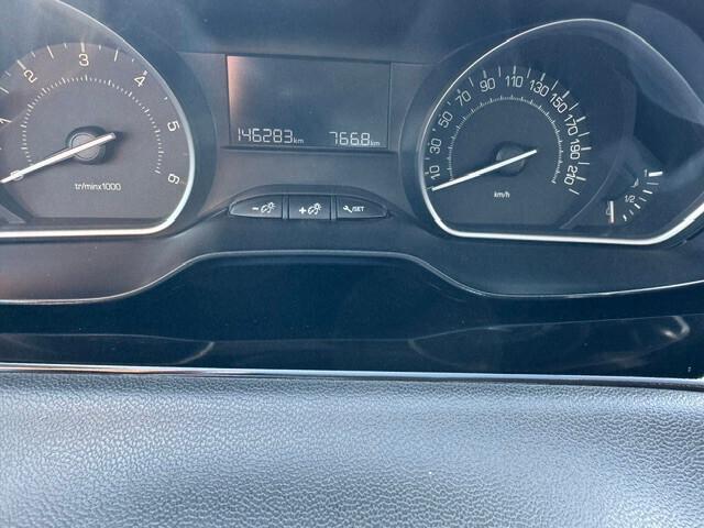 Peugeot 208 BlueHDi 75 5 porte Allure-OK NEOPATENTATI-GANCIO TRAINO