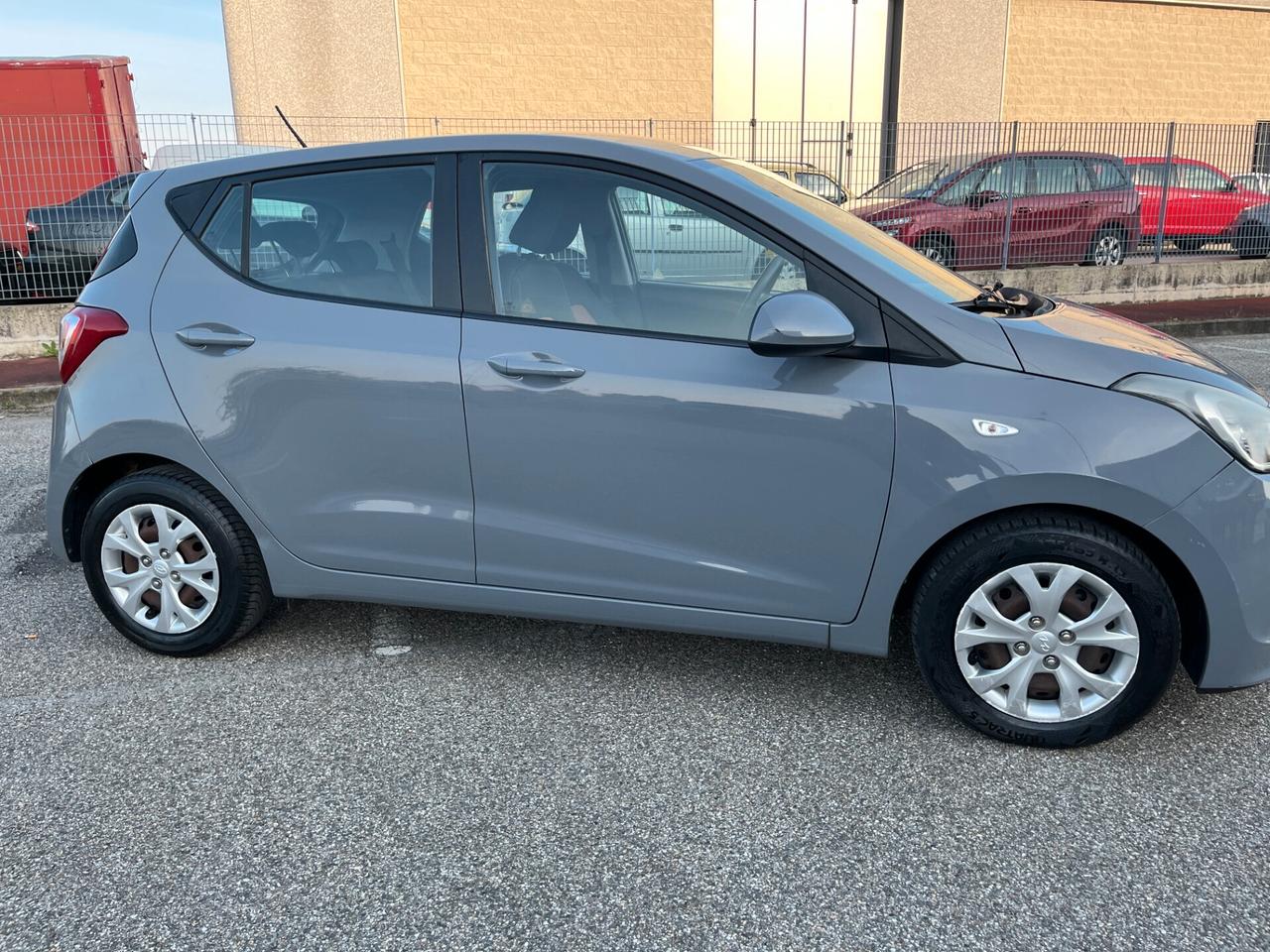 Hyundai i10 1.0 MPI STYLE ADATTA AI NEOPATENTATI UNICO PROPRIETARIO