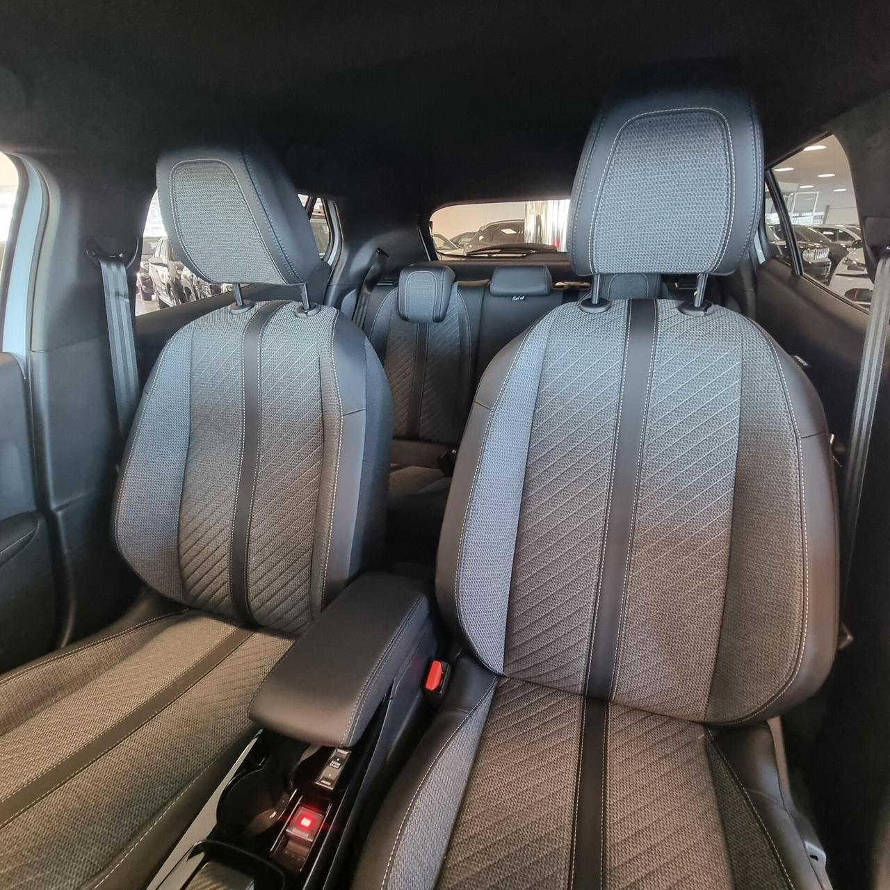 PEUGEOT 2008 ALLURE 1.2 Hybrid 136cv e-DCS6 cambio automatico S&S