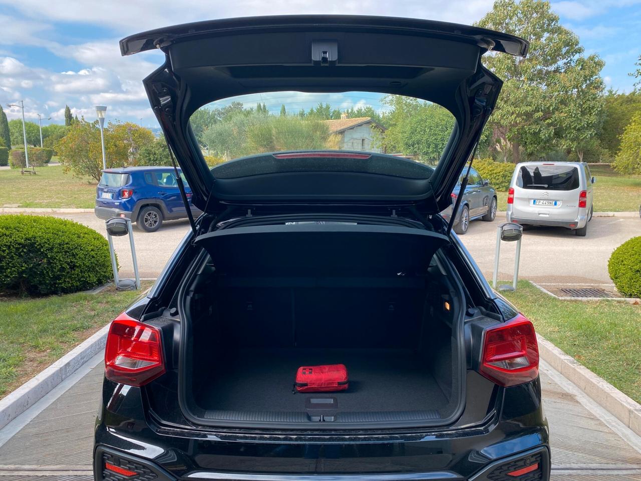 Audi Q2 35 TFSI Business