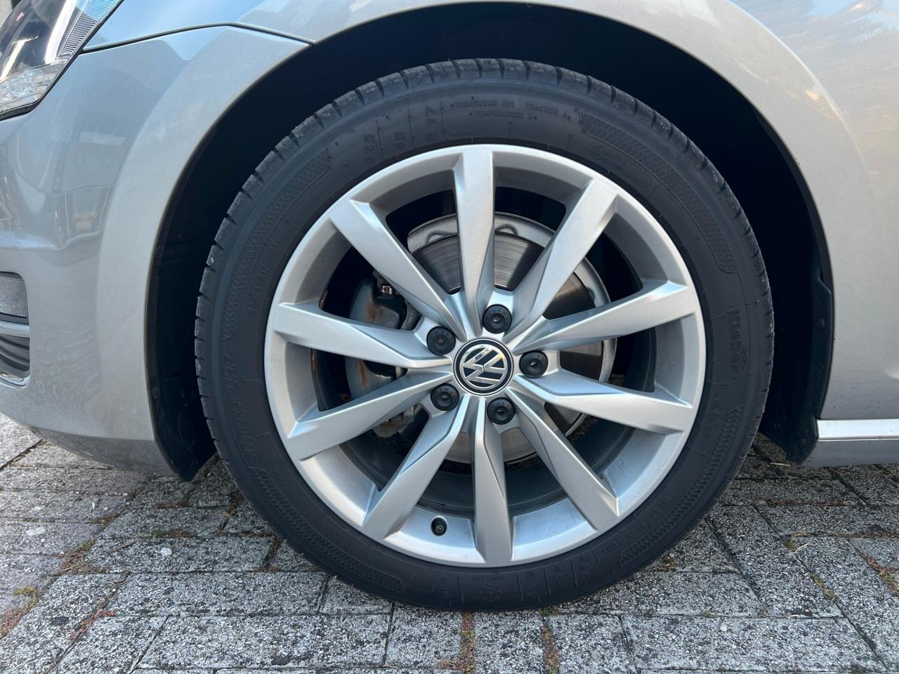 Volkswagen Golf 1.6 TDI DSG 5p. Highline BlueMotion Technology