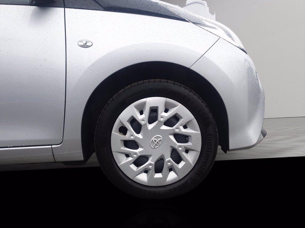 TOYOTA Aygo 5p 1.0 x-play 72cv del 2021