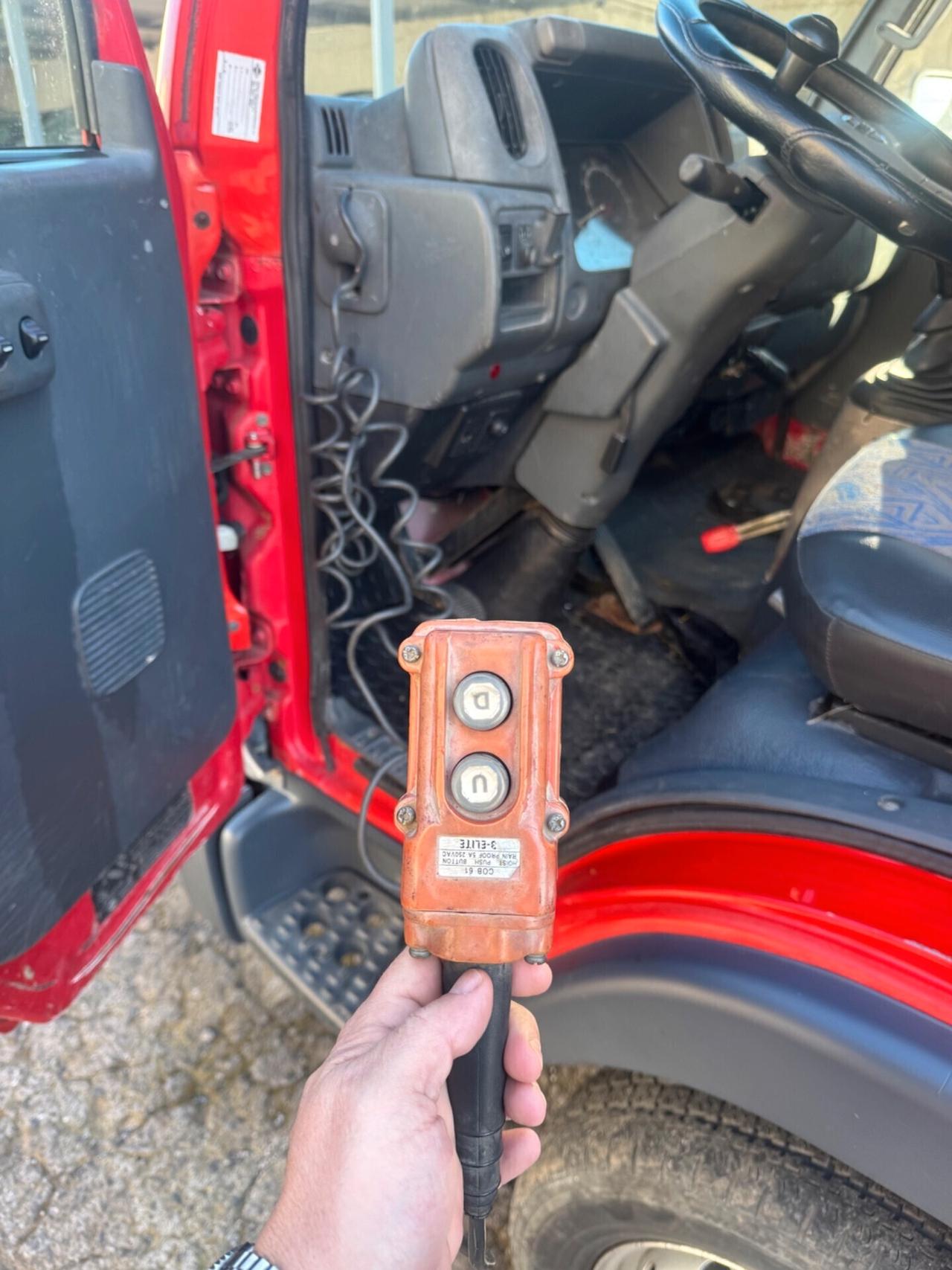 Nissan Cabstar 35.13 TDI 3000 CILINDRATA RIBALTABILE TRILATERALE