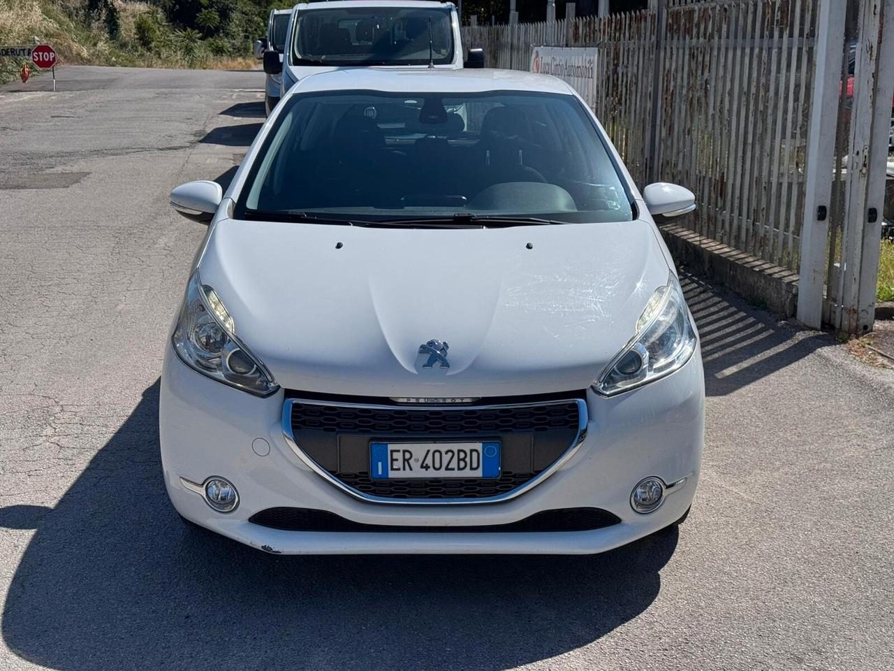 Peugeot 208 1.4 HDi 68 CV 5 porte Allure