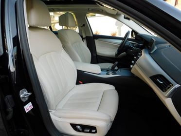 BMW 530d xDrive Touring INDIVIDUAL Pelle-Tetto-HUp