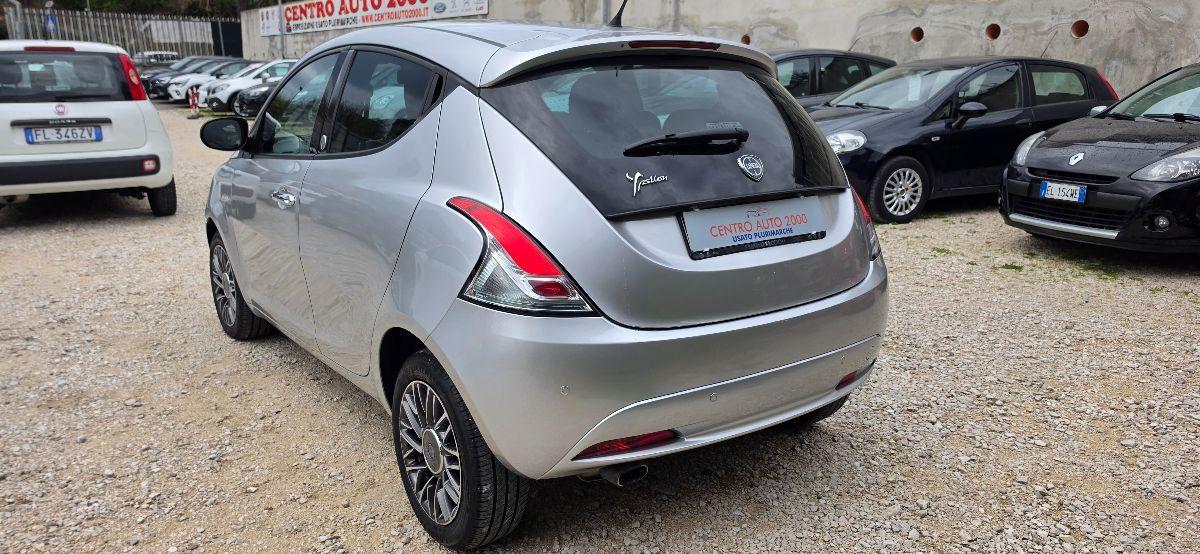 LANCIA Ypsilon 1.2 69 CV 5p. GPL Ecochic Silver
