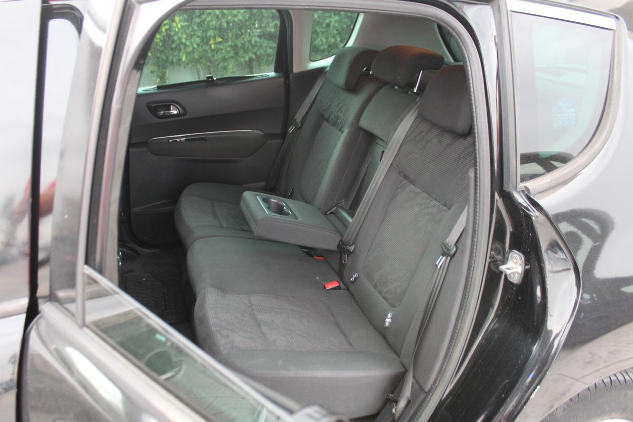 Peugeot 3008 1.6 HDi 115CV Style