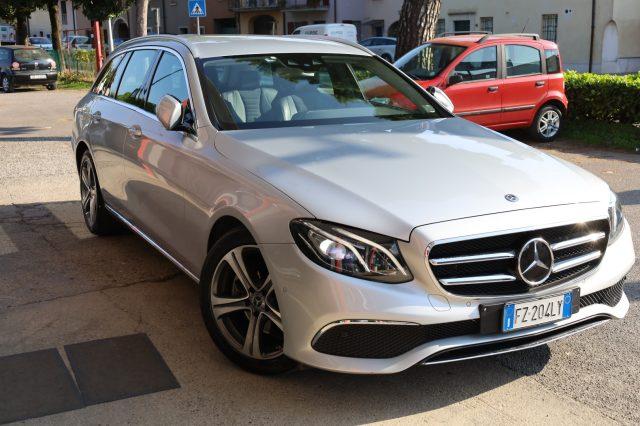 MERCEDES-BENZ E 220 d S.W. 4Matic Auto LED Luci AMBIENT Camera ACC Rad