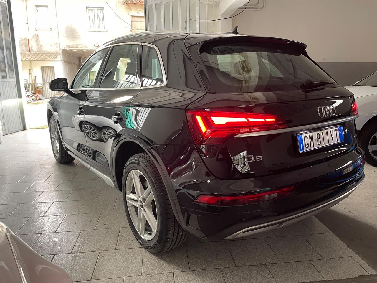 Audi Q5 40 TDI 204 CV quattro S tronic Identity Black
