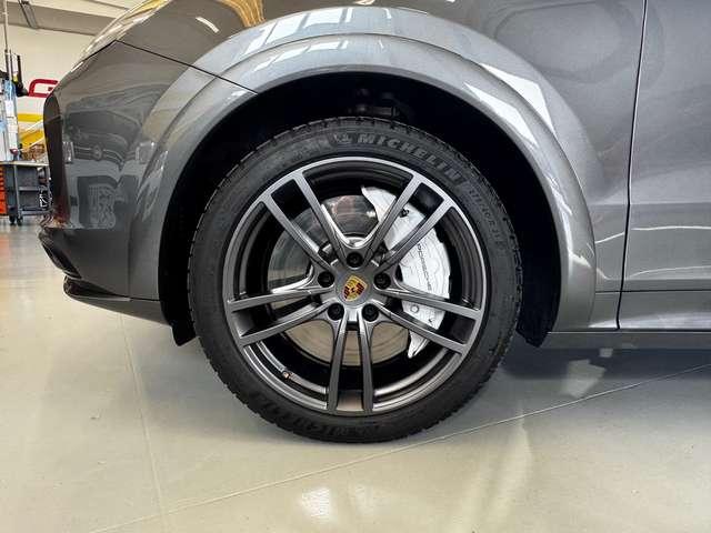Porsche Cayenne 2.9 V6 441CV ASSE POST. STERZANTE R21 FULL