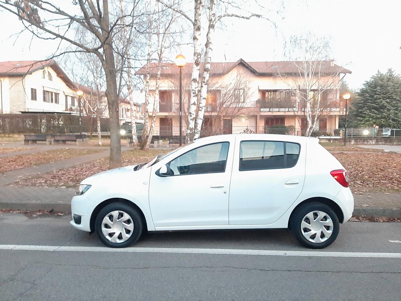 Dacia Sandero 1.2 GPL 75CV Lauréate IDEALE PER NEO PATENTATI