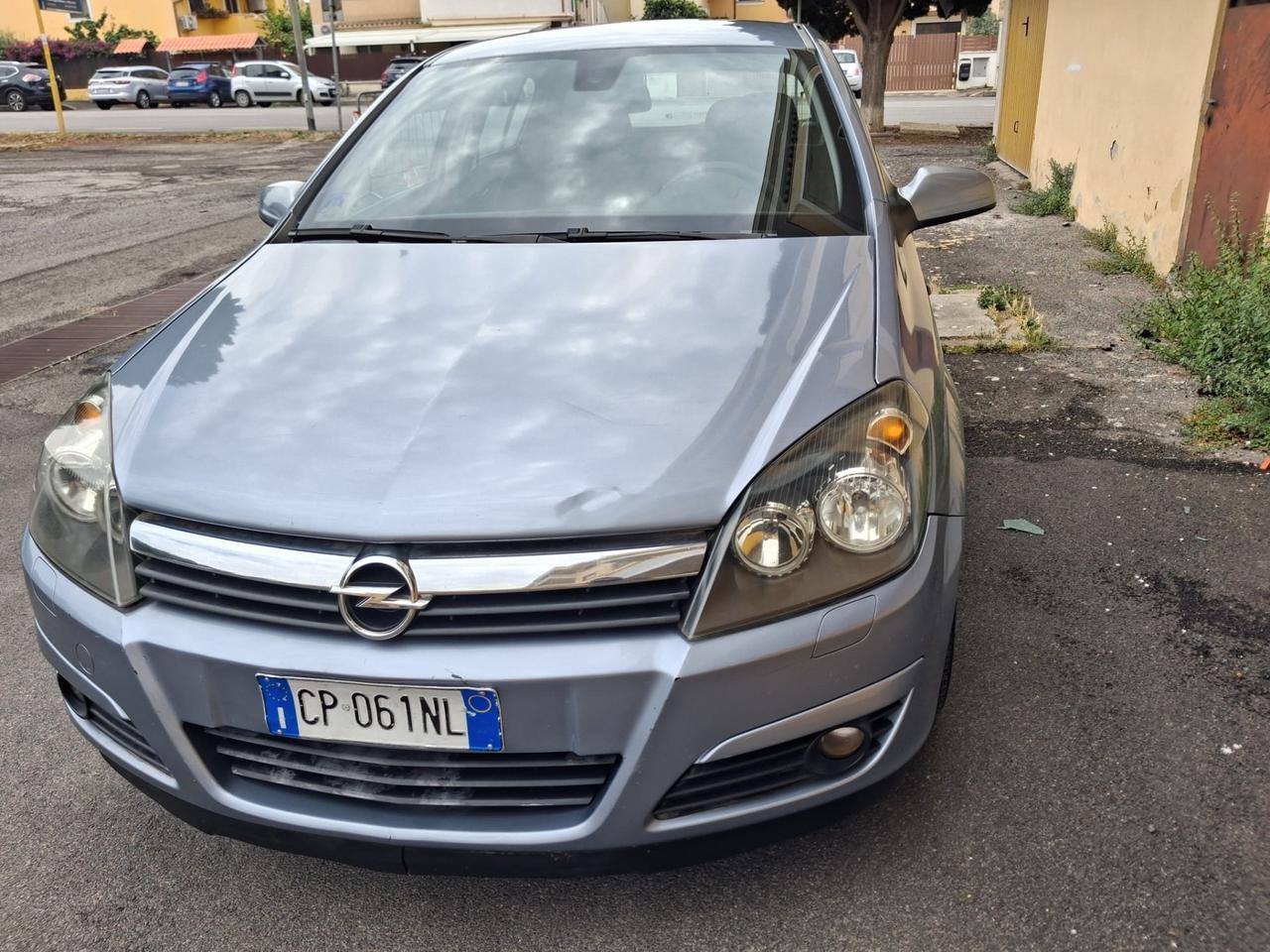 Opel Astra 1.6 16V Twinport 5 porte Cosmo