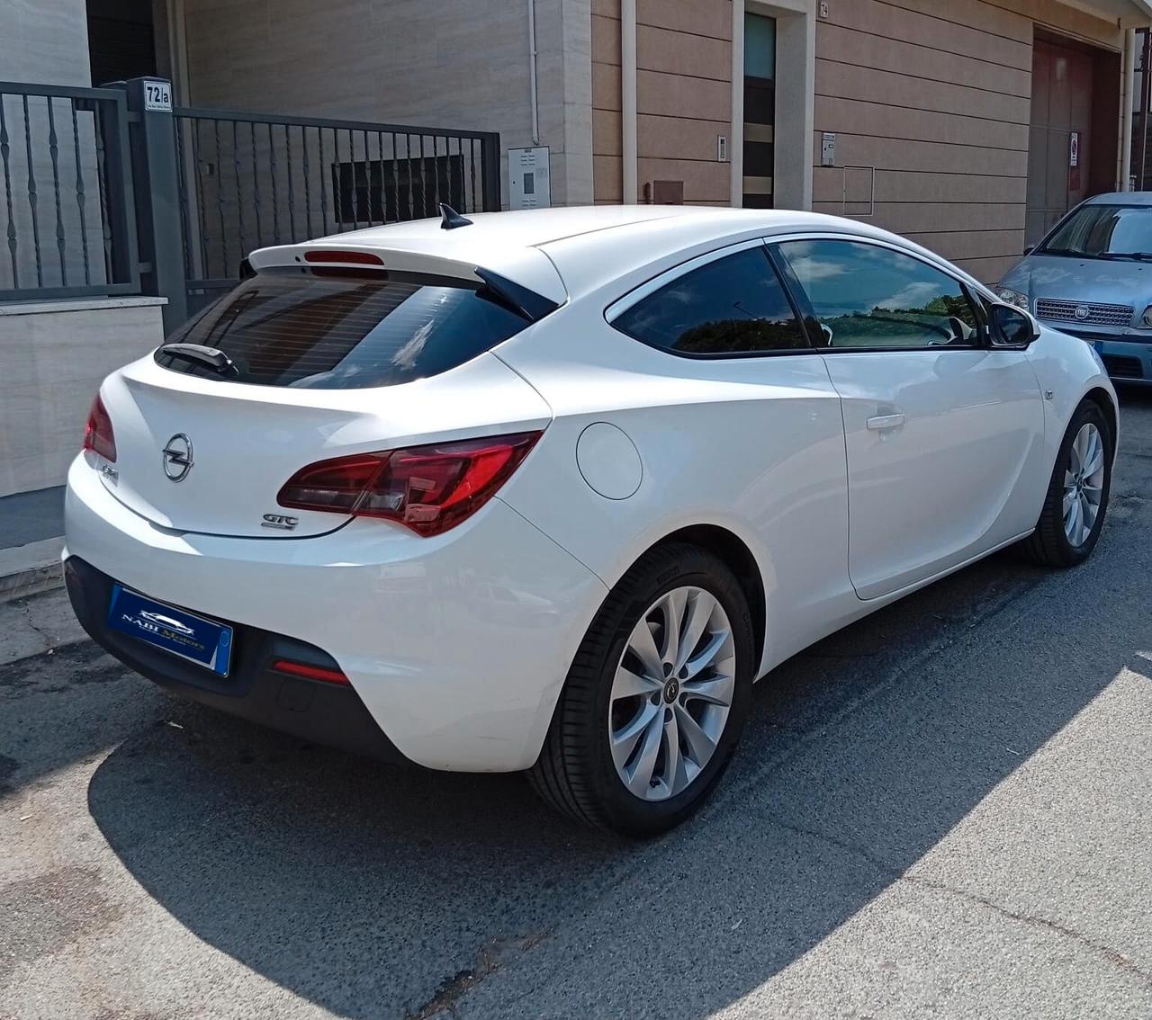 Opel Astra GTC 1.6 CDTI 110CV S&S 3 porte Cosmo