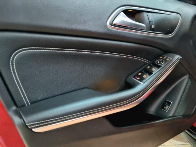 MERCEDES GLA 200 Premium