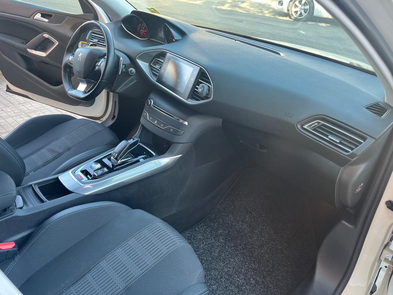 Peugeot 308 PureTech Turbo 130 S&S SW Allure