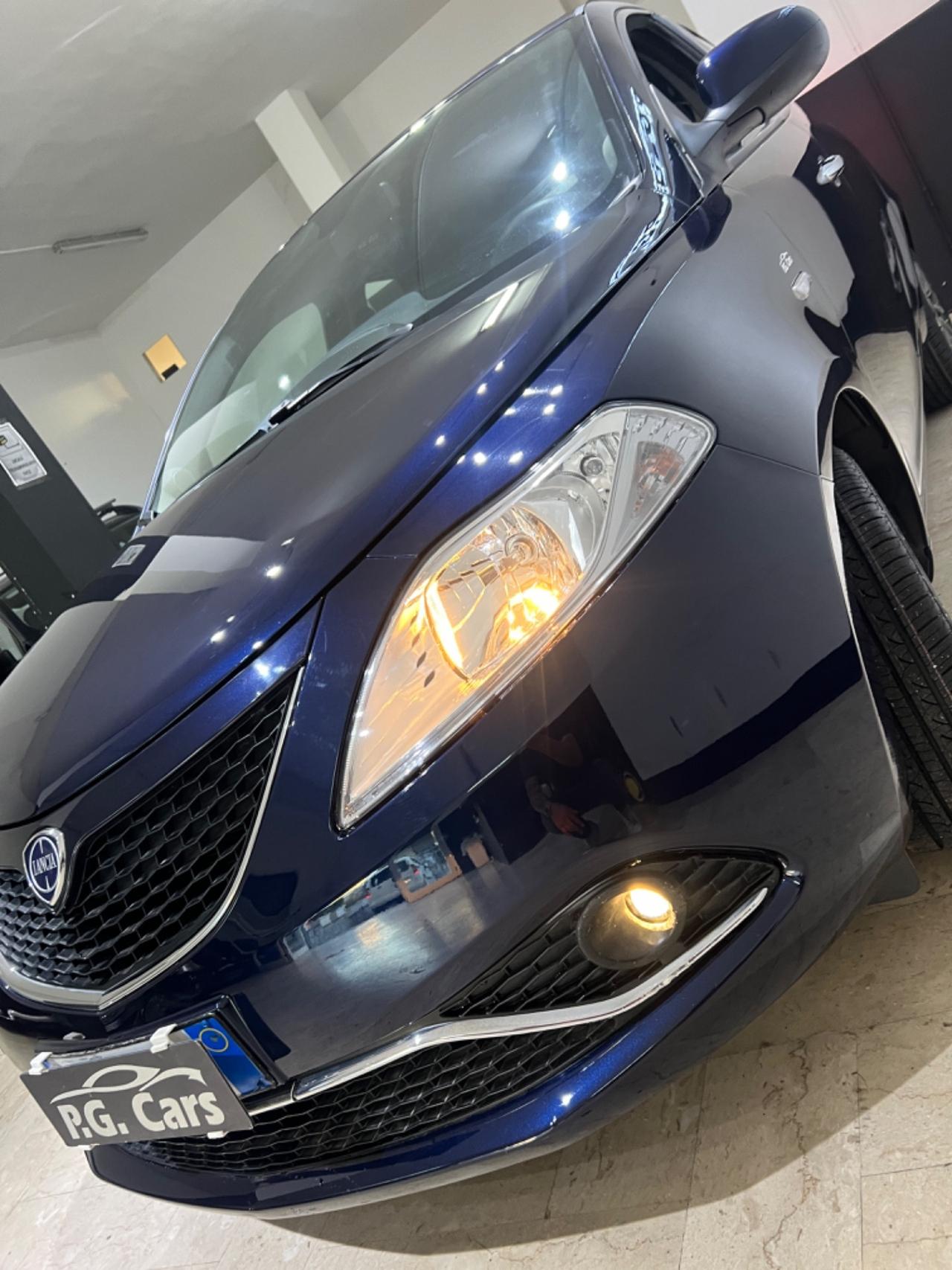 Lancia Ypsilon 1.2 69 CV 5 porte GPL Ecochic Silver