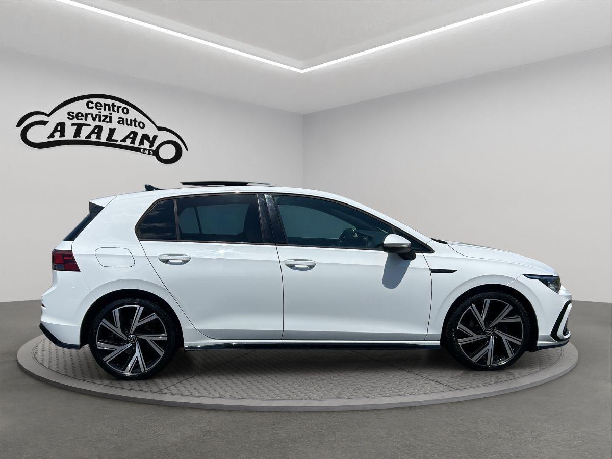VOLKSWAGEN - Golf - Golf VIII 2.0 tdi R-Line 150cv dsg TETTO TELECAMERA