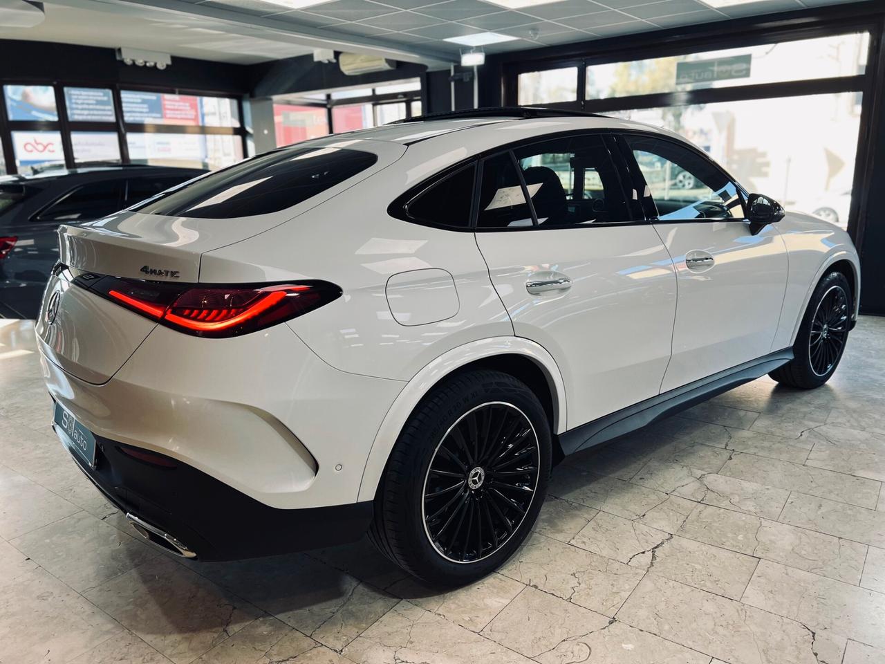 MERCEDES GLC 220 D COUPE PANO AMG