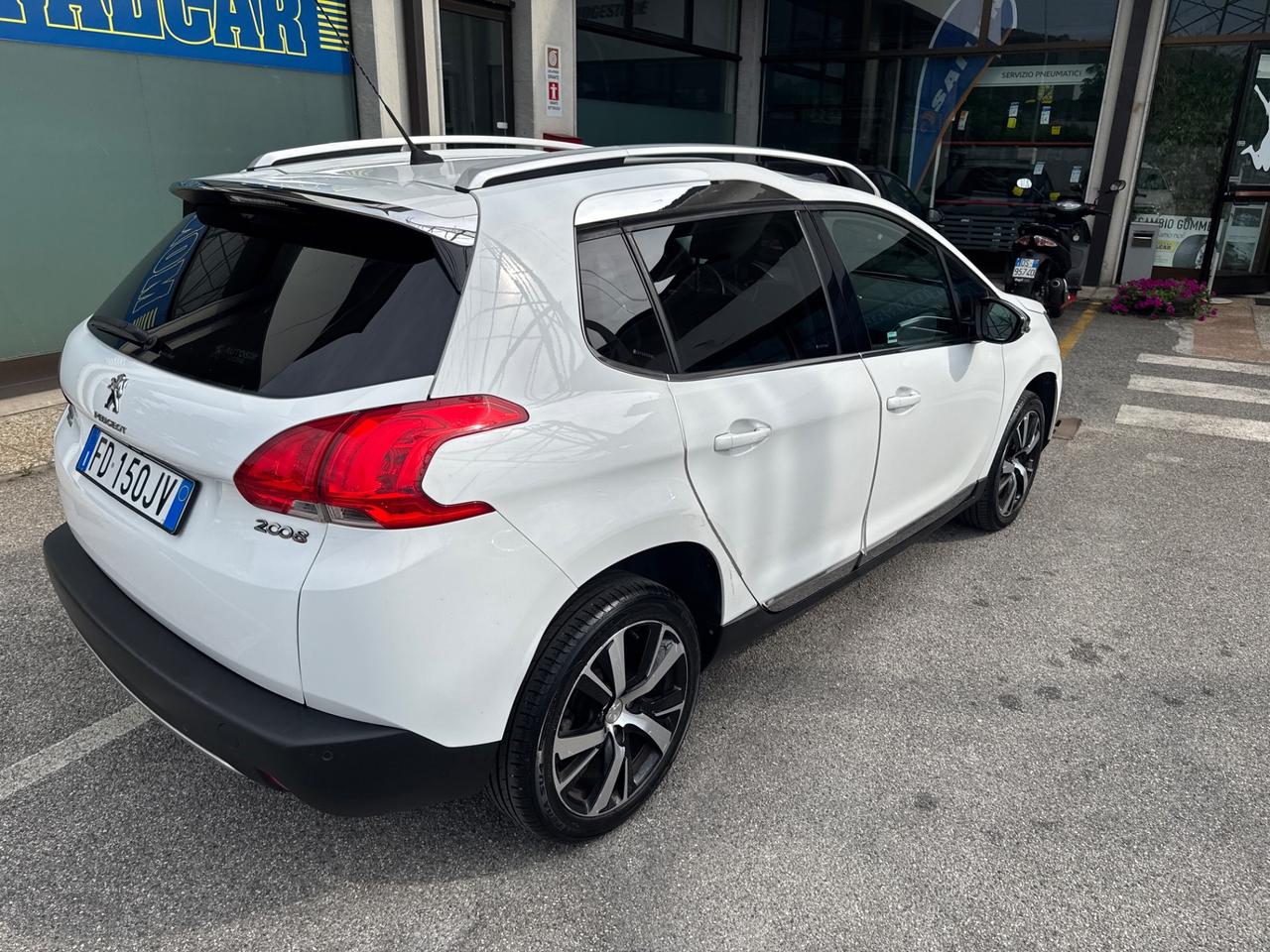 Peugeot 2008 BlueHDi 120 S&S Allure 2016