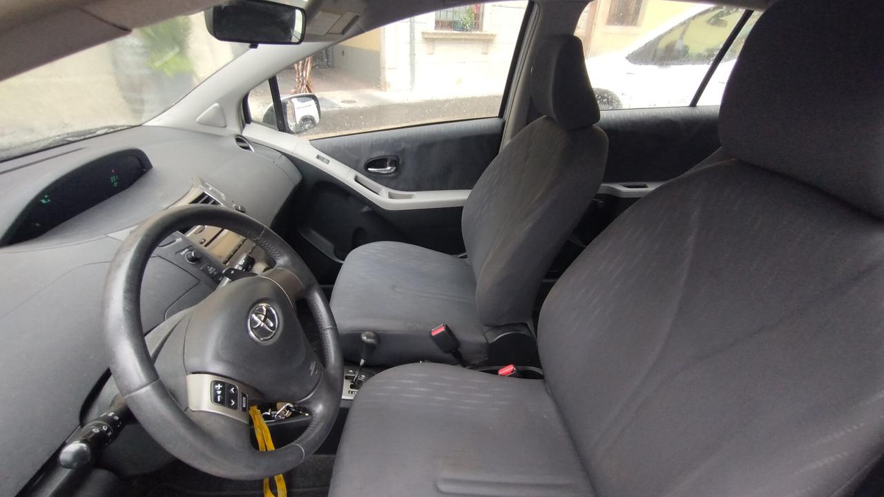Toyota Yaris 1.3 5 porte M-MT Sol NEOPATENTATI