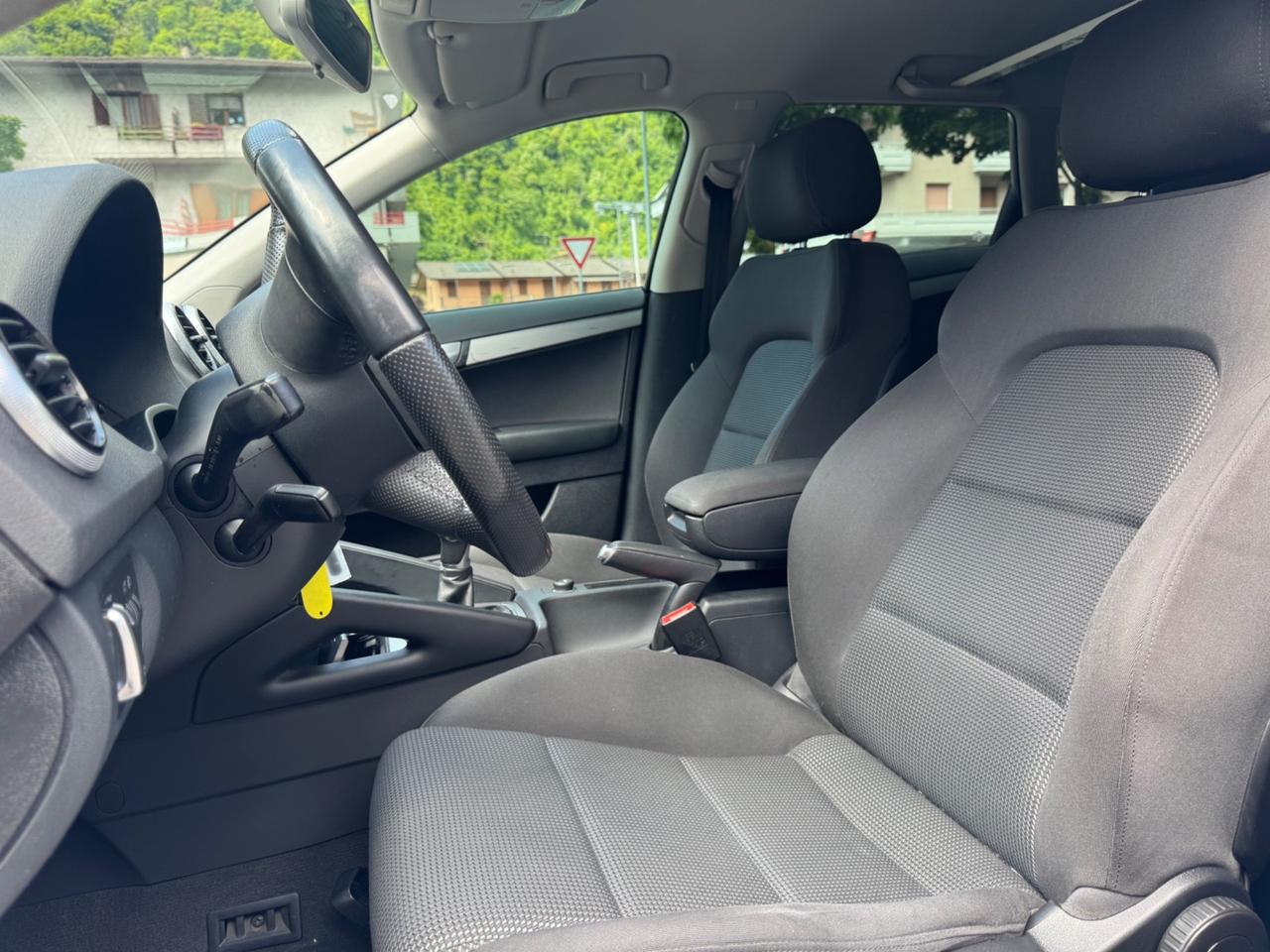 Audi A3 SPB 1.6 TDI 105 CV CR - VETRI OSCURATI - GIA' TAGLIANDATA