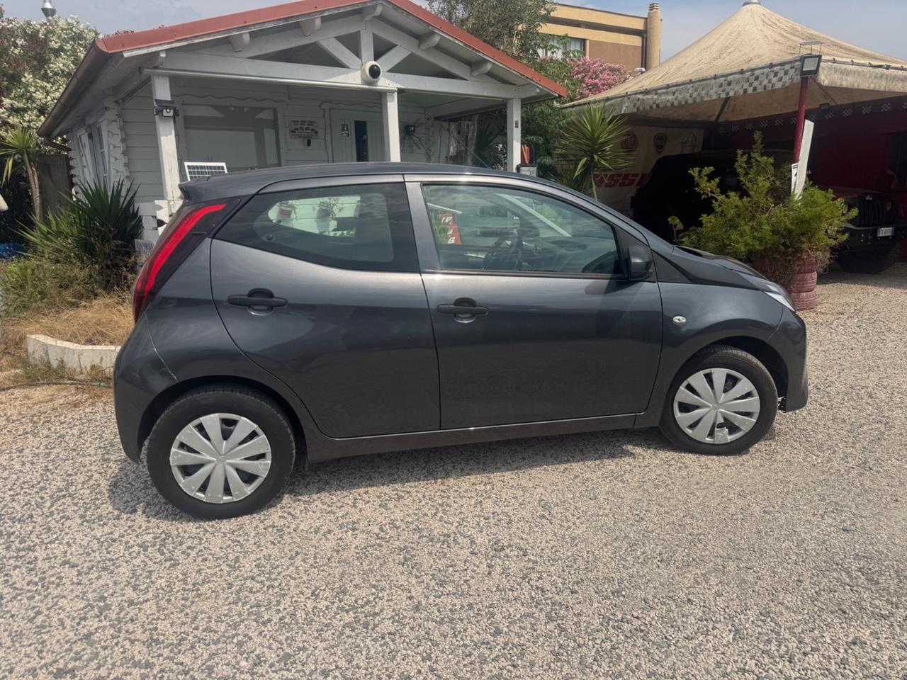 Toyota Aygo Connect 1.0 VVT-i 72 CV 5 porte x-fun