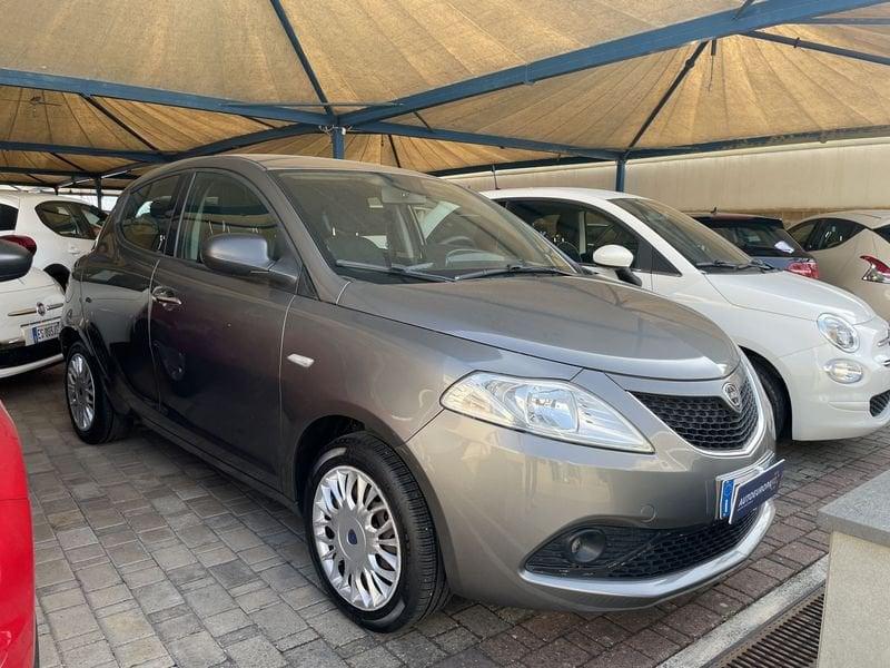 Lancia Ypsilon 1.2 69 CV 5 porte GPL Ecochic Gold