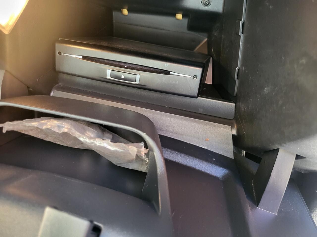 PEUGEOT 2008 1,6 HDI-TETTO PANOR-NAVI-3 REVISIONI