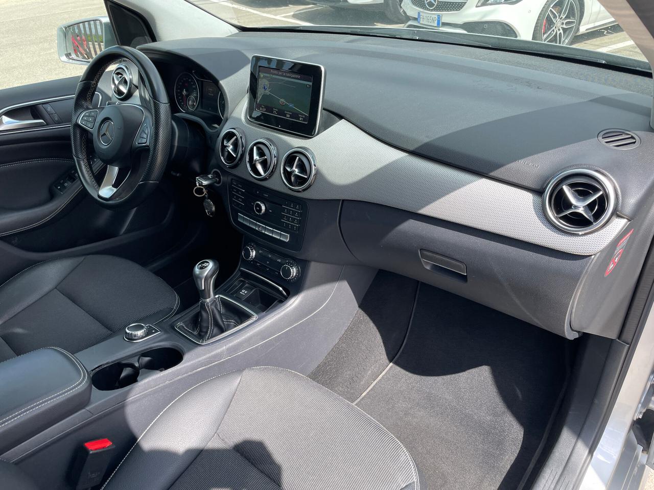 Mercedes-benz B 180 1.5 CDI 110cv Premium-NAVIGATORE-RETROCAMERA