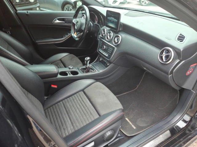 MERCEDES-BENZ A 180 d Premium