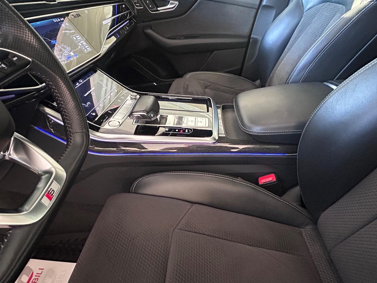 Audi Q8 50 TDI 286 CV quattro Sport black Edition