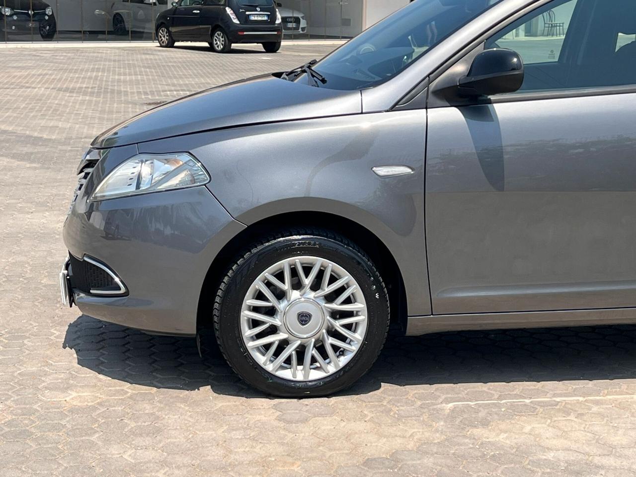 Lancia Ypsilon 1.3 MJT 16V 95 CV 5 porte S&S Silver
