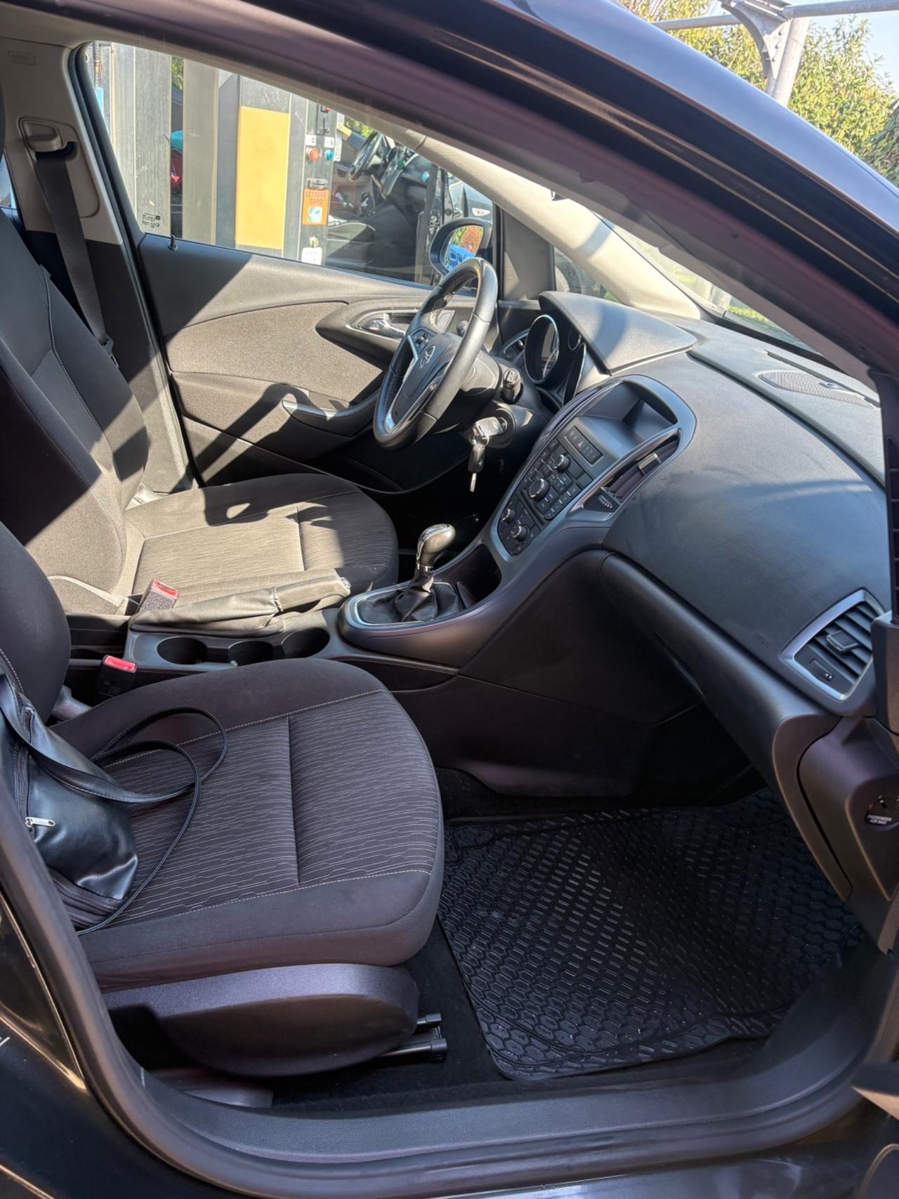 Opel Astra 1.7 CDTI 110CV Sports anno 2013