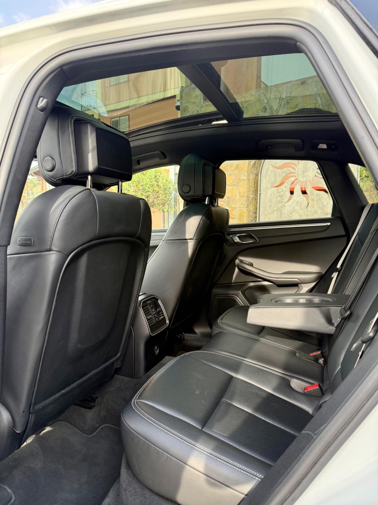 Porsche Macan 2.0 265 cv Led Pelle Tetto Panoramico Apr. Camera 360* 21 Felgen