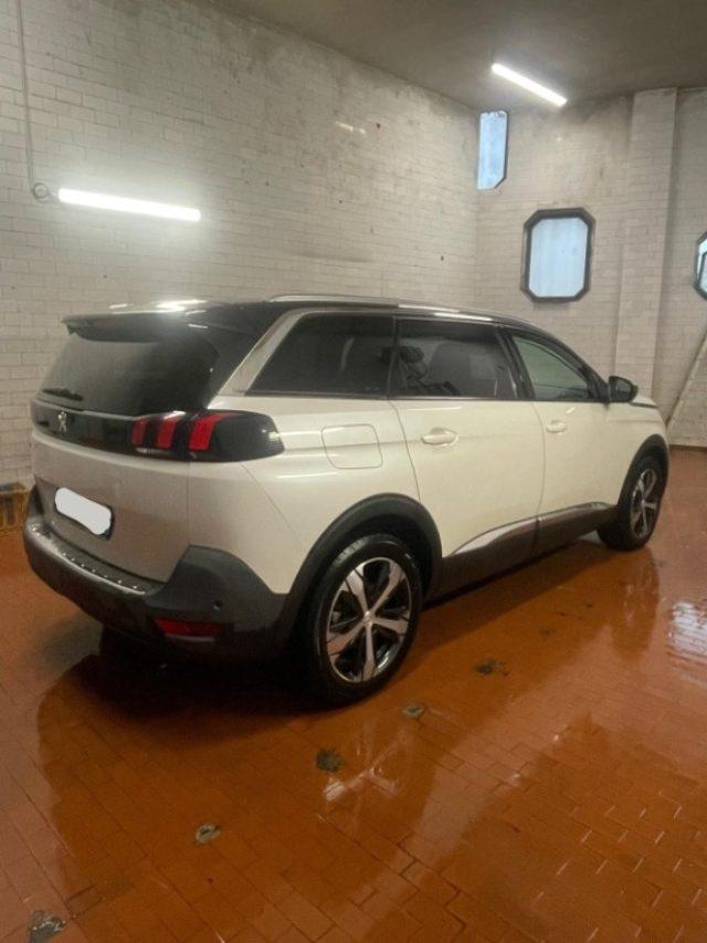 PEUGEOT 5008 BlueHDi 130 S&S Allure