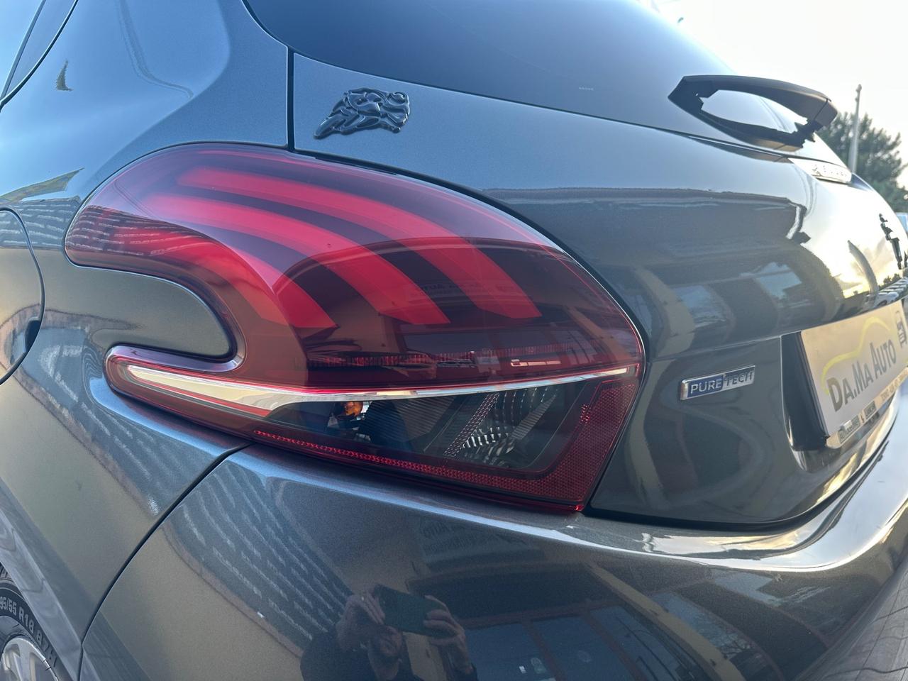 Peugeot 208 PureTech 82 5 porte Allure