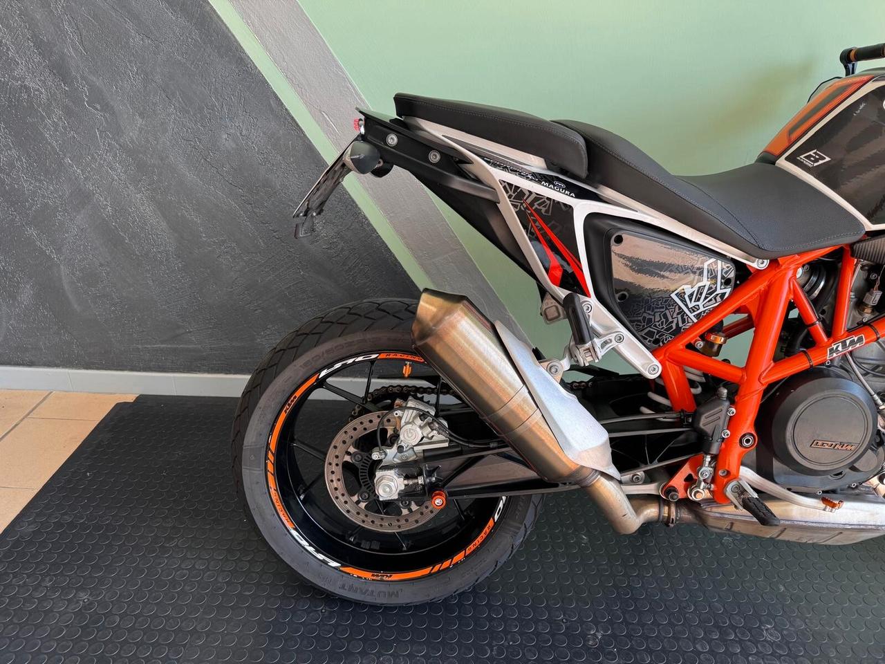 Ktm 690 Duke *TUA A 1795 EURO CON FORMULA 50%