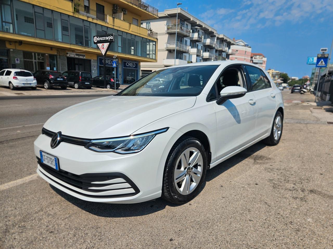 Volkswagen Golf 8 1.0 eTSI 110cv EVO DSG Life