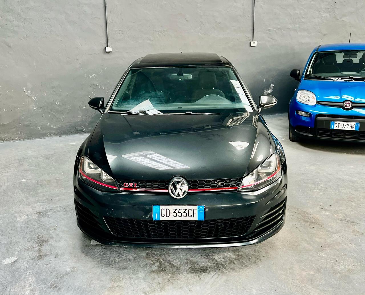 Volkswagen Golf GTI Golf GTI Performance 2.0 TSI 3p. fender edition
