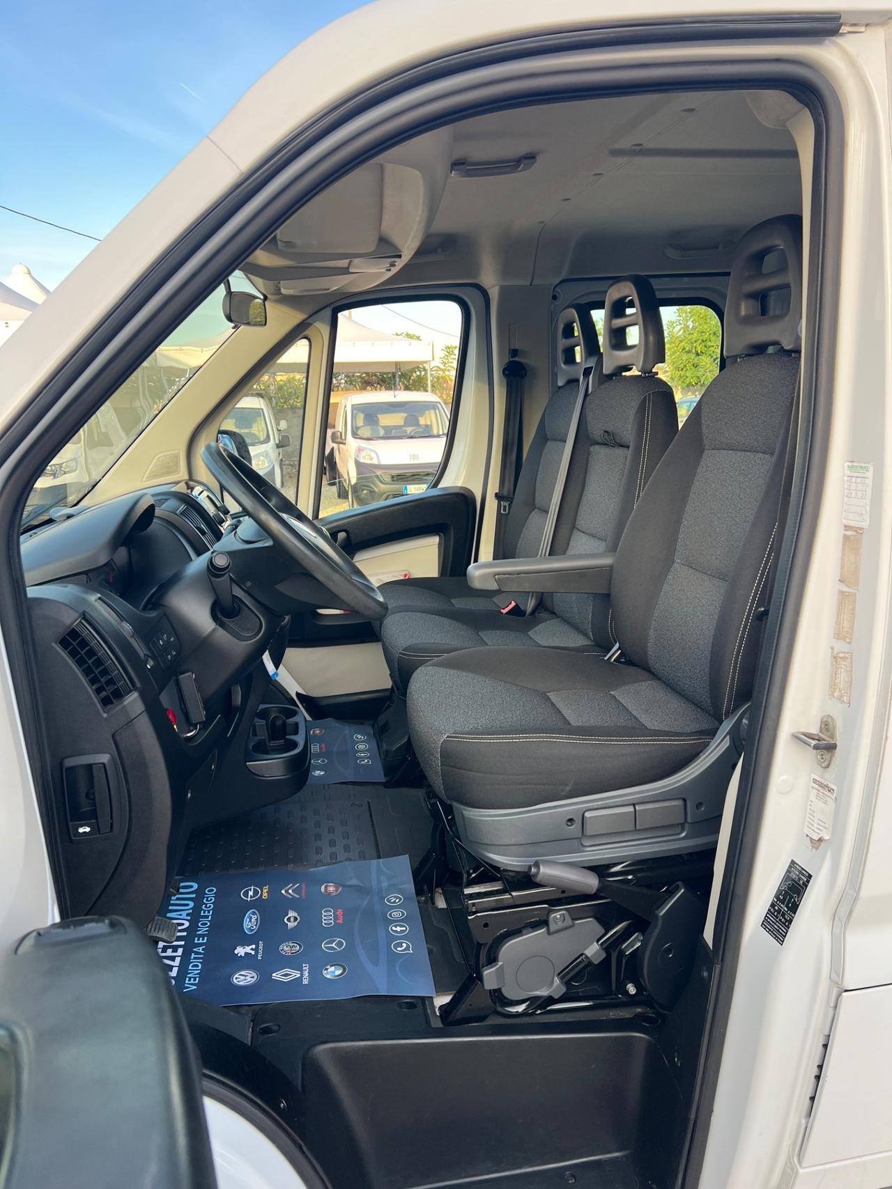 Fiat Ducato con Gru doppia cabina 7 posti