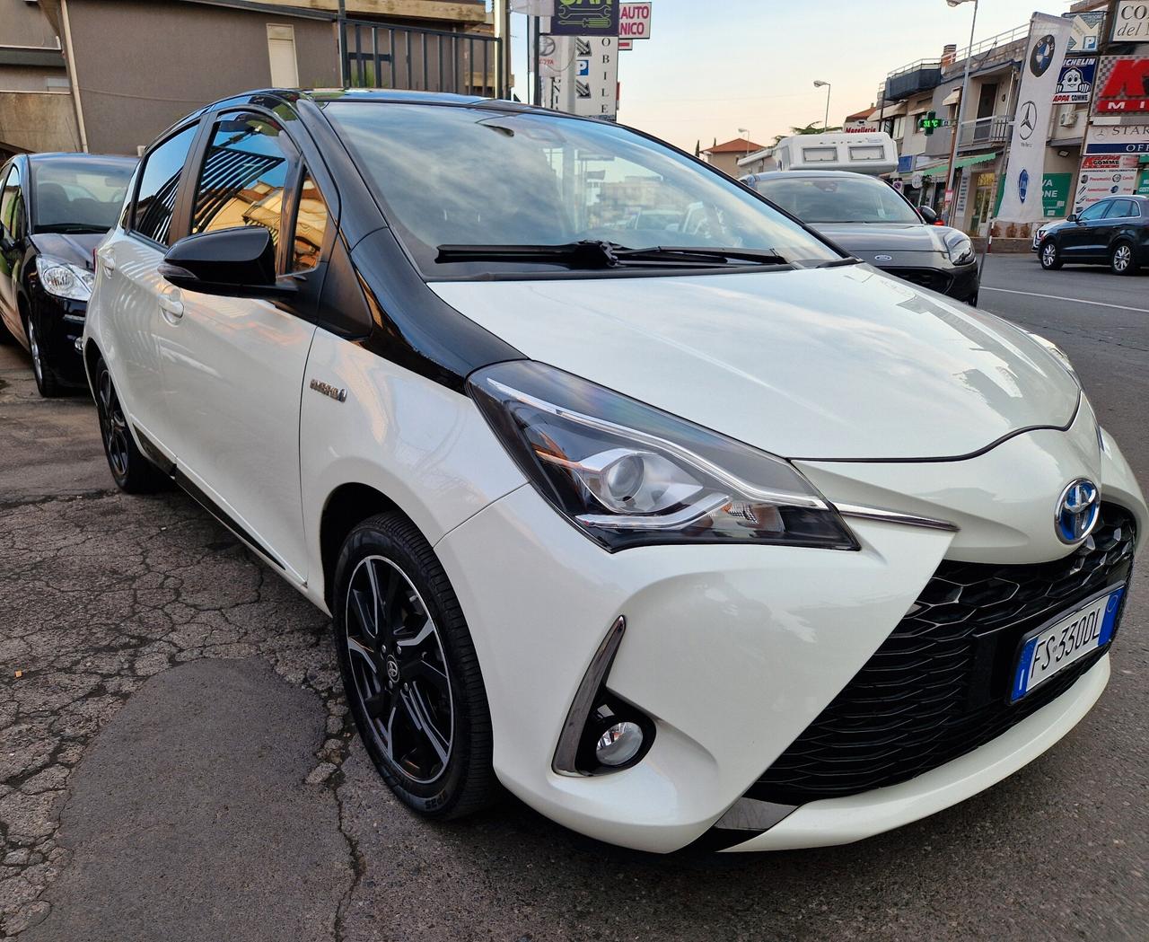 yaRIS 1.5 hybrid 5 Porte trend "Red edition"