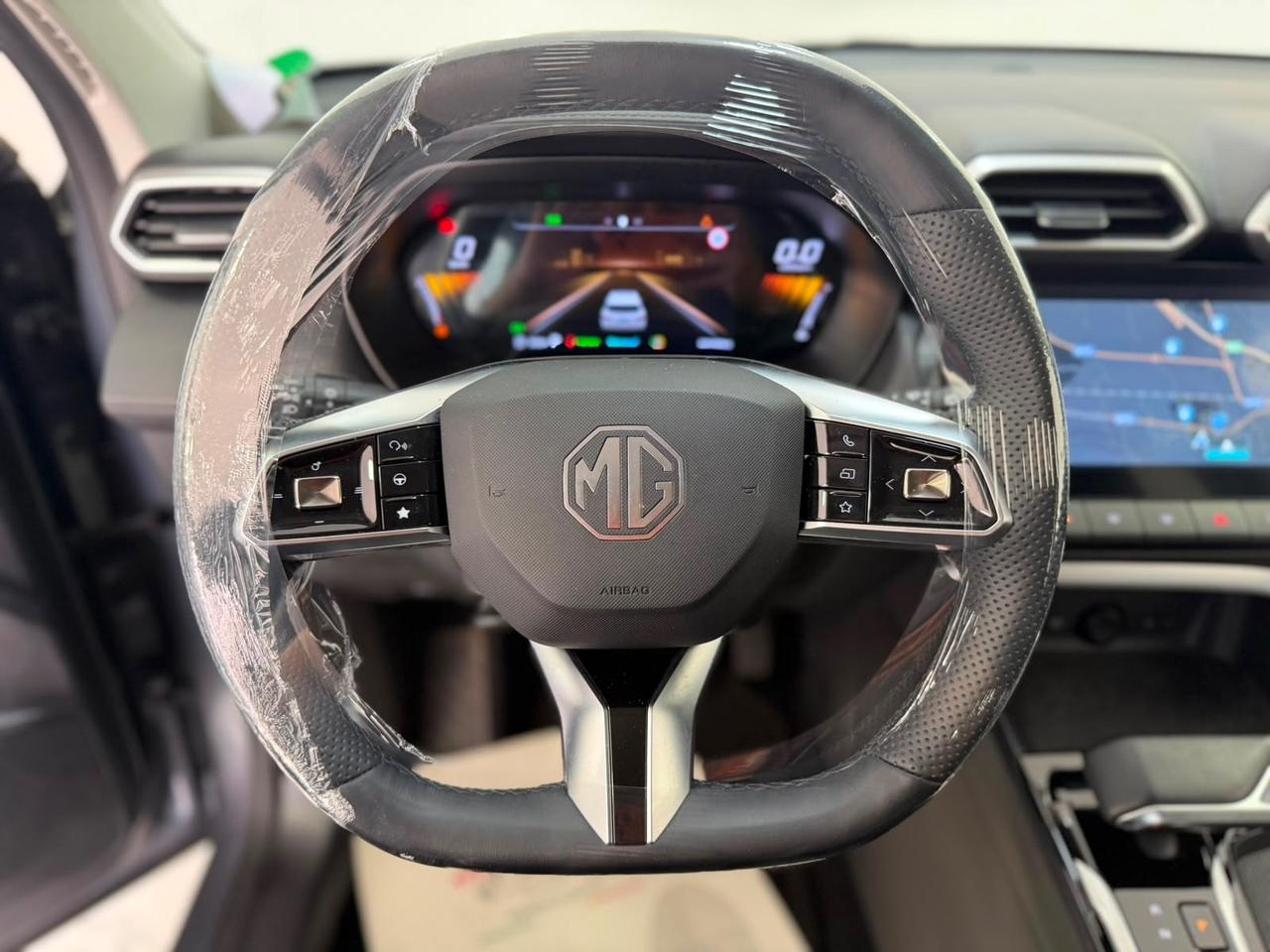 Mg ZS 1.5 Hybrid+ Luxury-GARANZIA CASA MADRE-2025