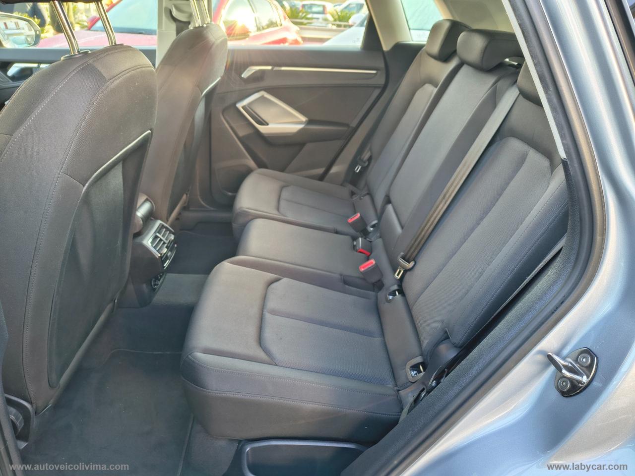 AUDI Q3 35 TDI S tronic Business